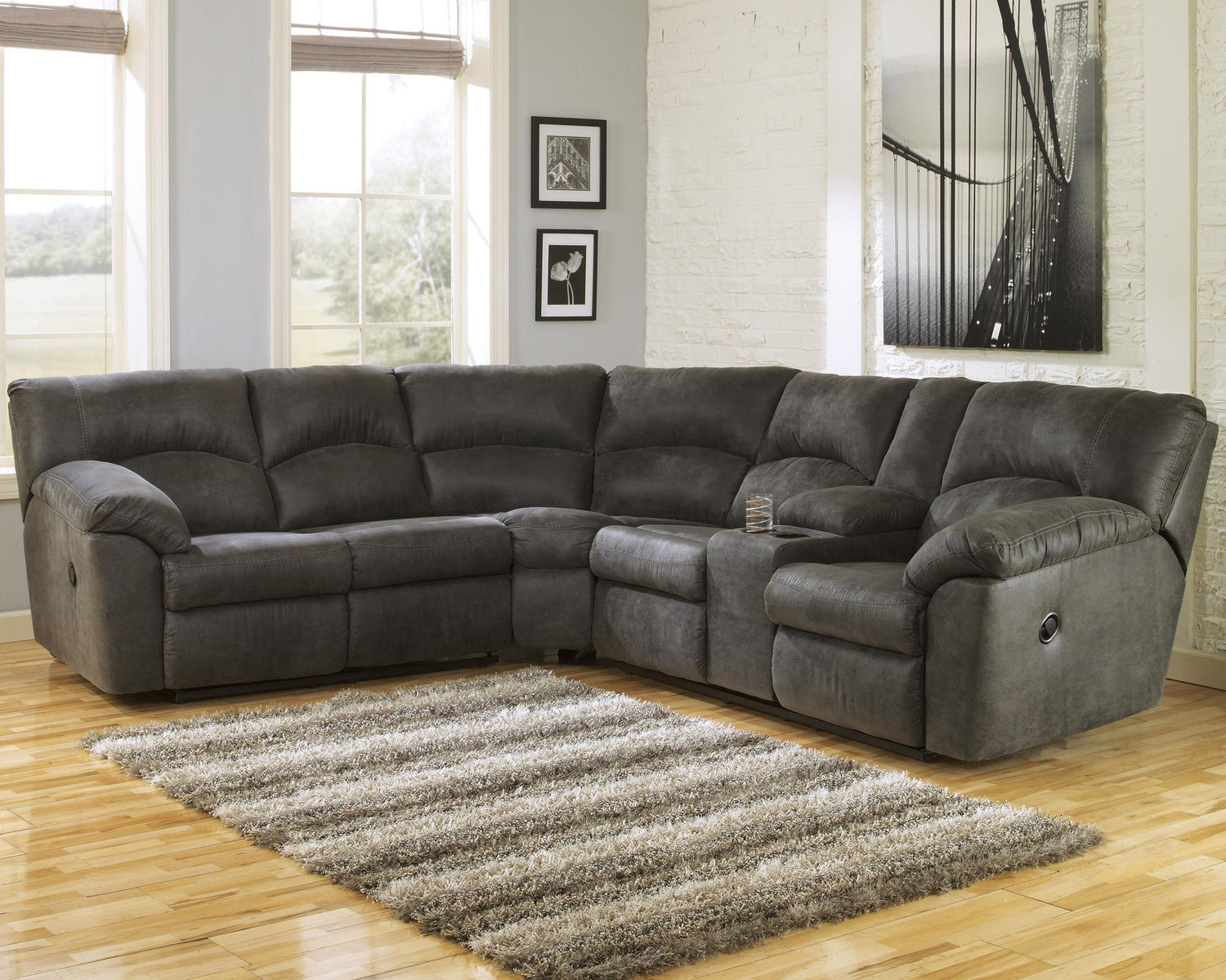 Living Room > Reclining Furniture
