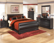 Load image into Gallery viewer, Huey Vineyard Queen Sleigh Bed
